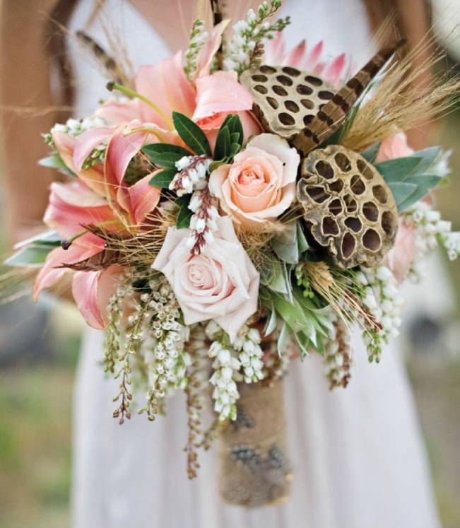 http://sweetvioletbride.com/wp-content/uploads/2013/03/Feather-Wedding-Bouquets-1.jpg