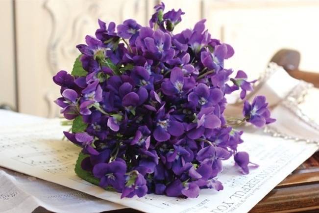 Wedding Flower Inspiration: Violets
