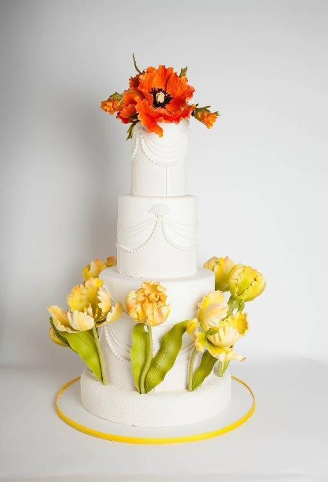 13 Inspiring Sugar Flower Wedding Cakes 7