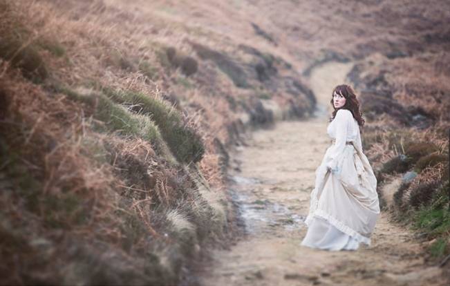 Wuthering Heights Inspired Shoot {Wooden Hill Images} 10