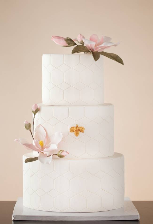 Gorgeous Spring Wedding Cake Inspiration 3