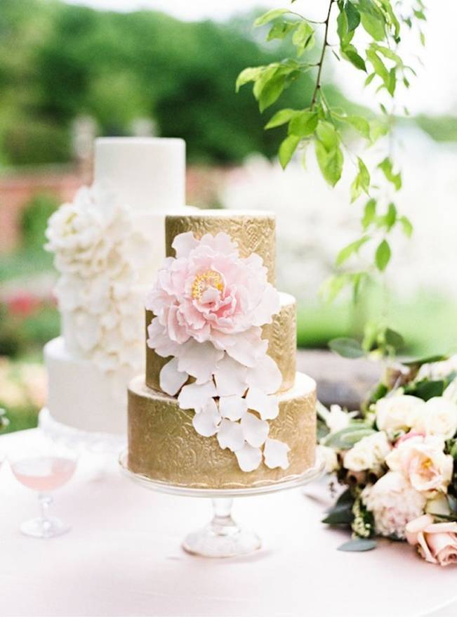 Gorgeous Spring Wedding Cake Inspiration 5