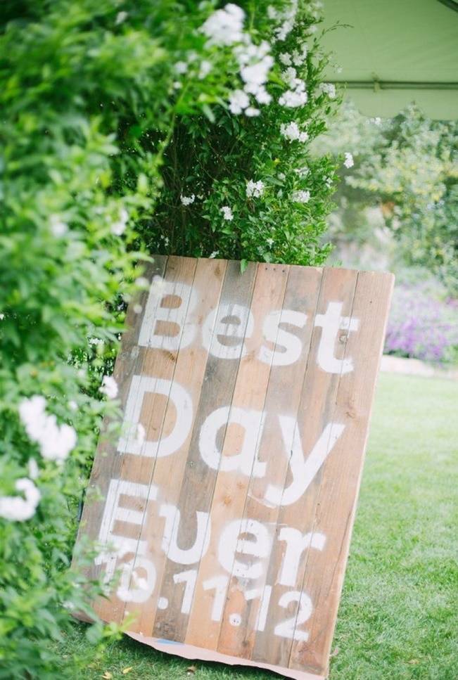 16 Awesome Rustic Wedding Signs 3