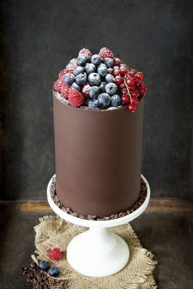 Berry Wedding Cake Ideas 8