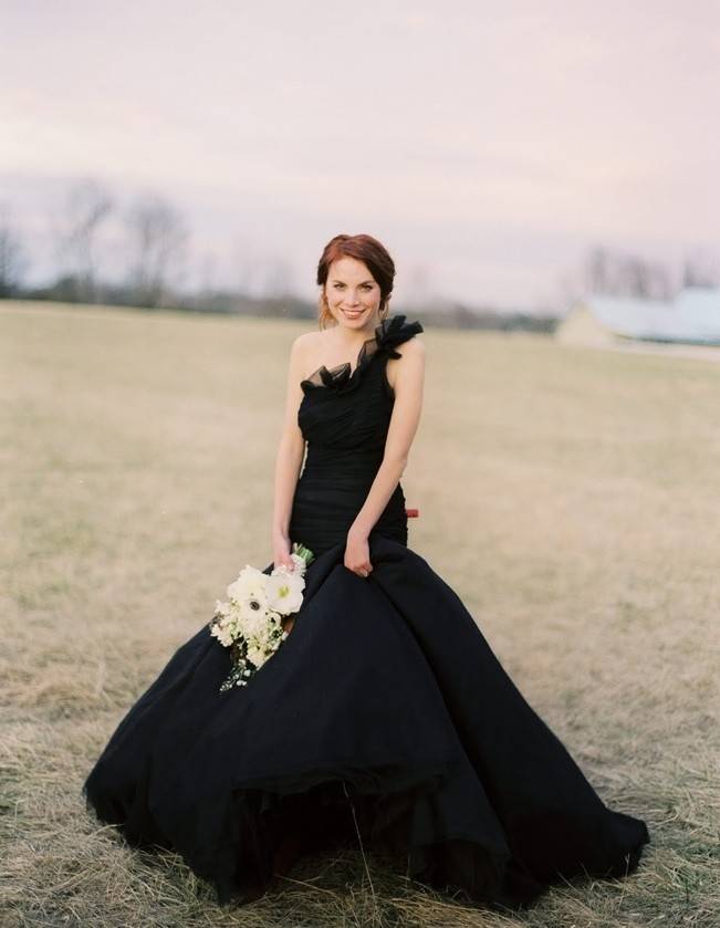 Alternative Autumn Wedding Dresses - Brides in Black 4