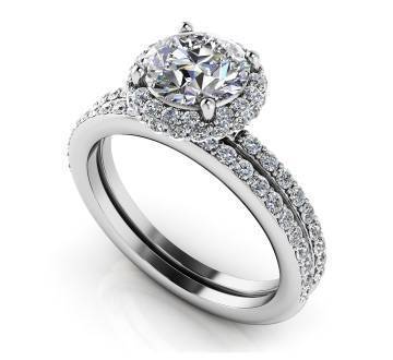 Enchanting Halo Diamond Engagement Set