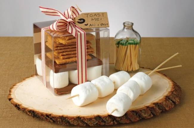 Winter Wedding Favor Ideas 1