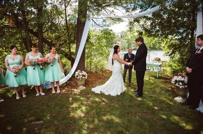 Mint Backyard wedding in Northern Ontario {Caroline Ross Photography} 10