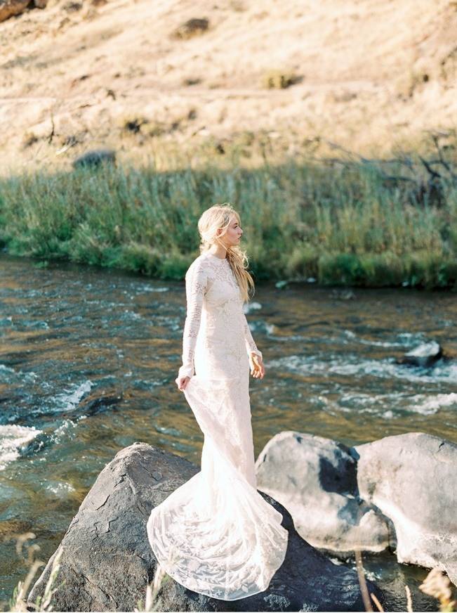 River Bridal Inspiration from Bend, Oregon {Connie Whitlock} 3