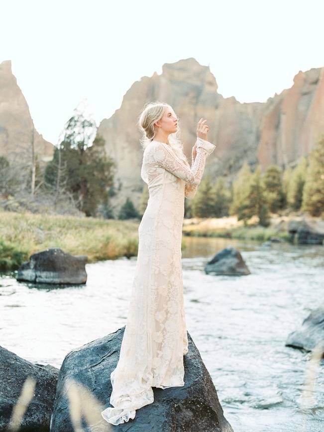 River Bridal Inspiration from Bend, Oregon {Connie Whitlock} 5