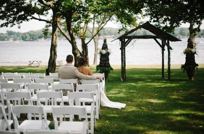 Plum Lakeside Ohio Wedding {Mindy Sue Photography} 18
