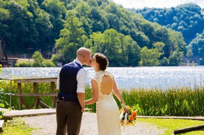 Nature Inspired wedding at Hawk's Nest State Park {Melissa Perella Photography} 18
