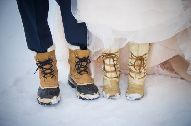 Snowy Winter Wedding in Vermont {Kathleen Landwehrle Photography} 9