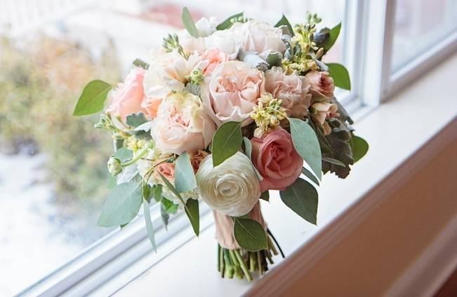 Peach + Gold Early Spring Wedding Inspiration 1