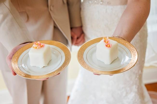 Peach + Gold Early Spring Wedding Inspiration 12