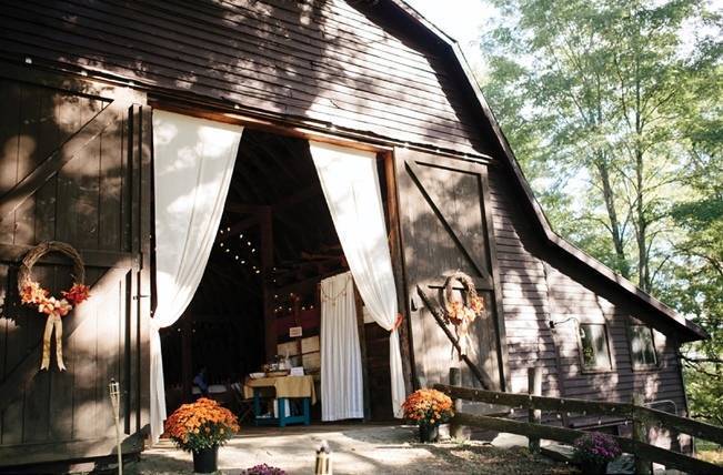 Folksy Supermoon Farm Wedding in Vermont 28