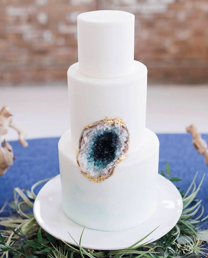 13 Classy Geode Cakes To Rock Your Dessert Table 75