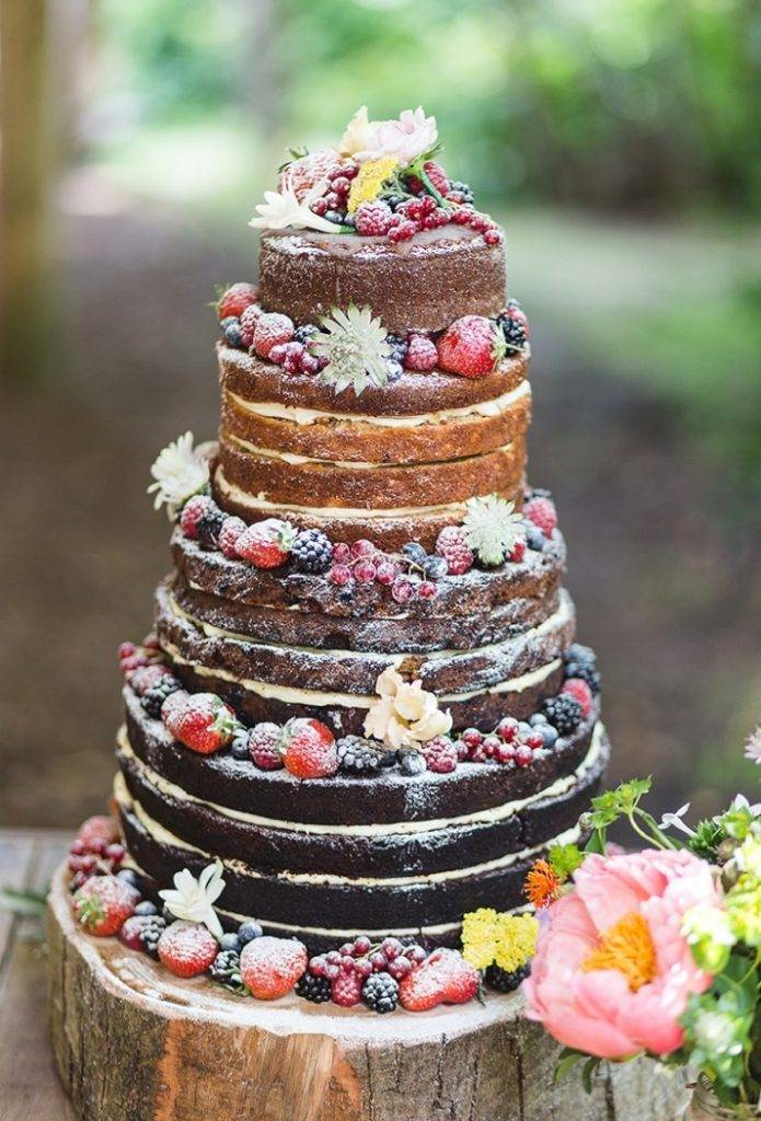 17 Deliciously Chocolatey Wedding Cakes 47