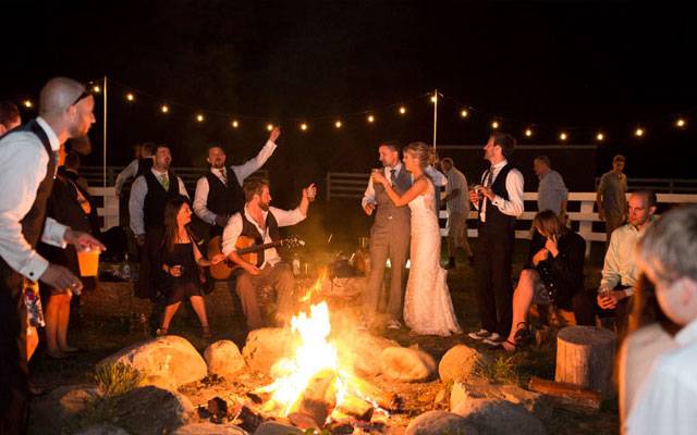 The Do's and Don'ts of Using a Fire Pit at Your Reception 20