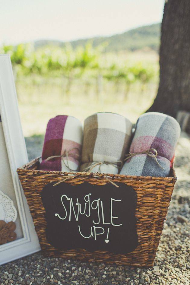 The Do's and Don'ts of Using a Fire Pit at Your Reception 18