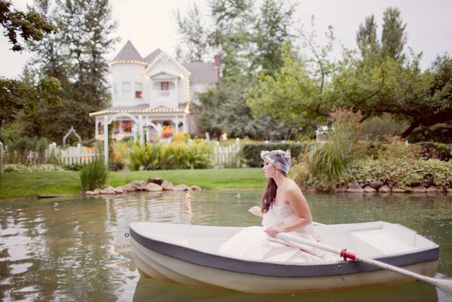 Win a $25,000 Wedding at Belle Victorian Gardens! 3
