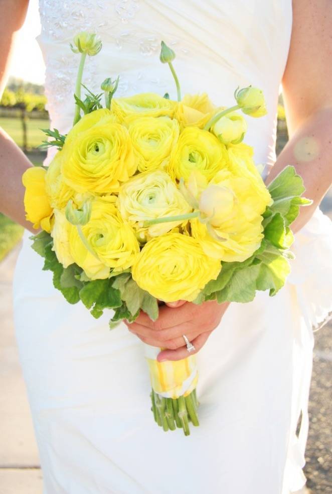 yellow ranunculus bouquet