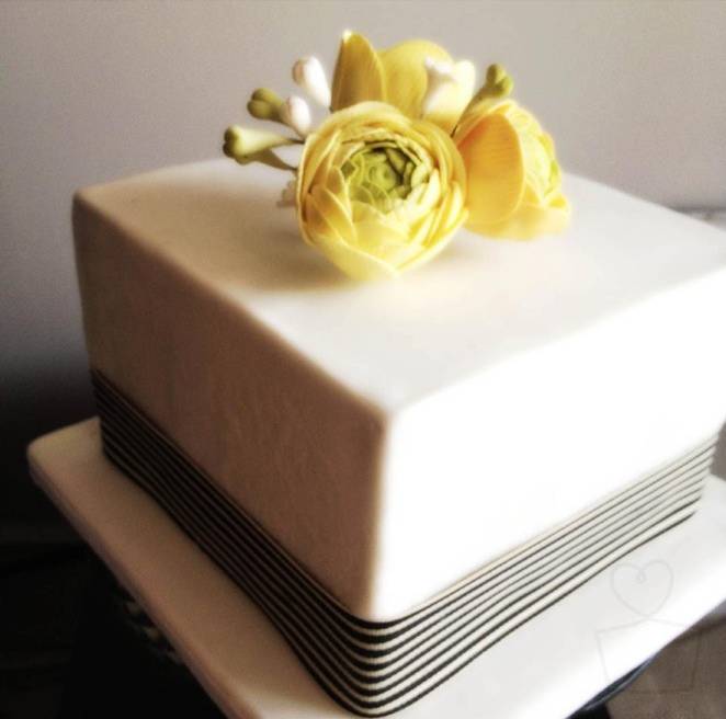 ranunculus wedding cake