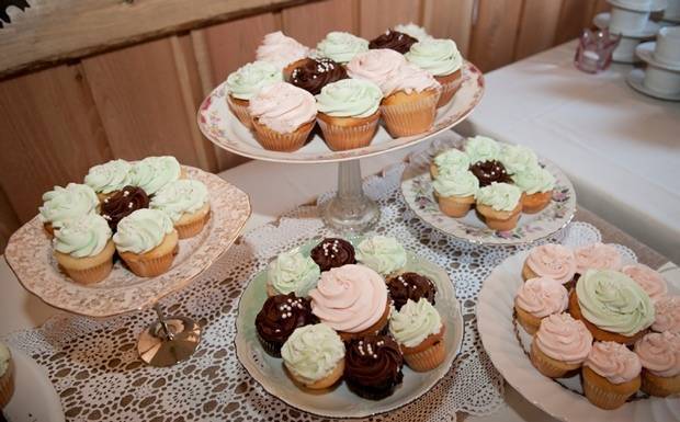 mint green cupcakes