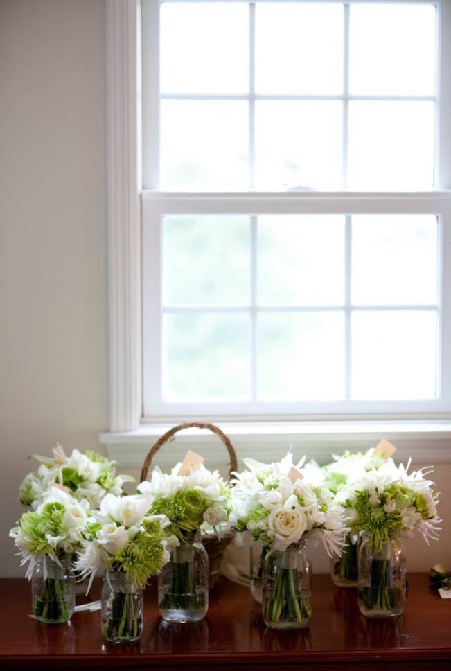green and white wedding bouquets