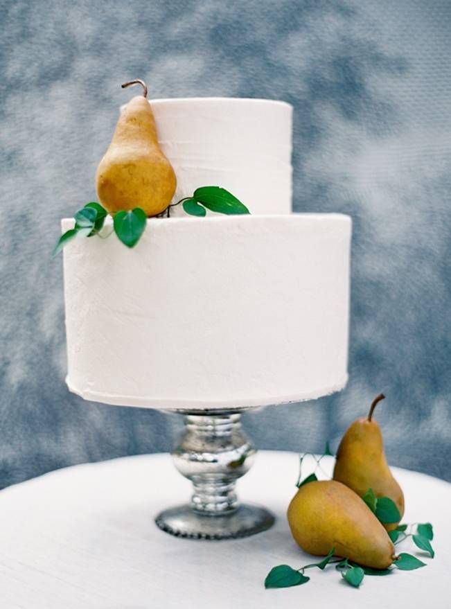 golden pear wedding cake
