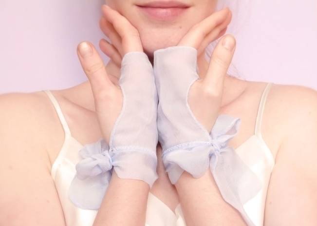 Wedding Day Adornments: Bridal Gloves
