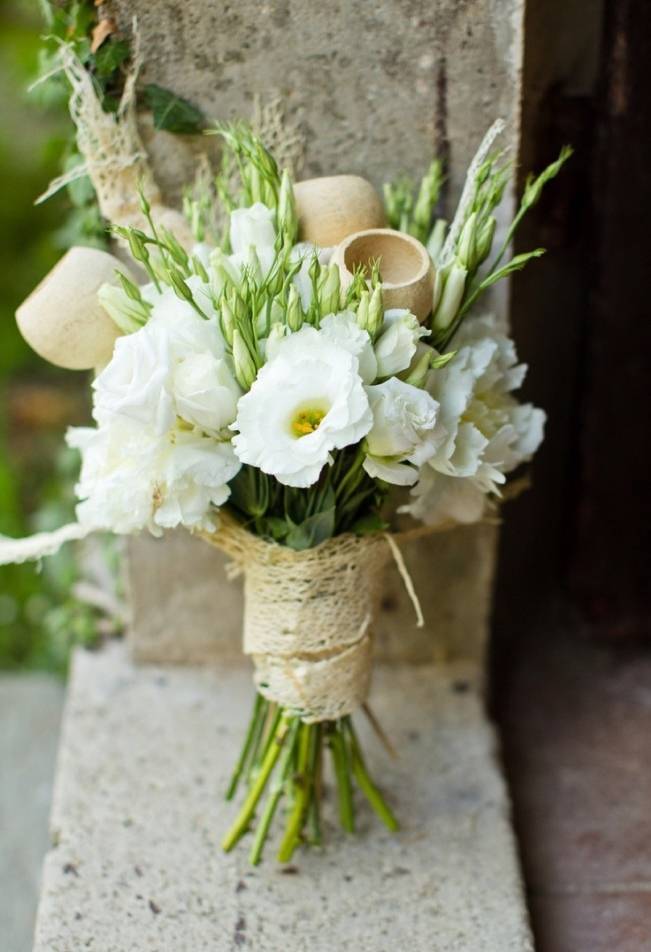 rustic white lisianthus bouquet