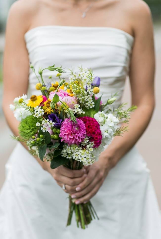 wilfdlower wedding bouquet