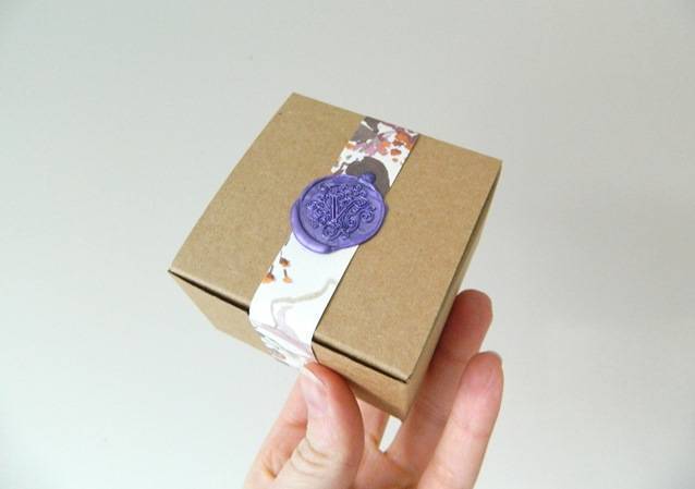how to make a favor box with a wax seal