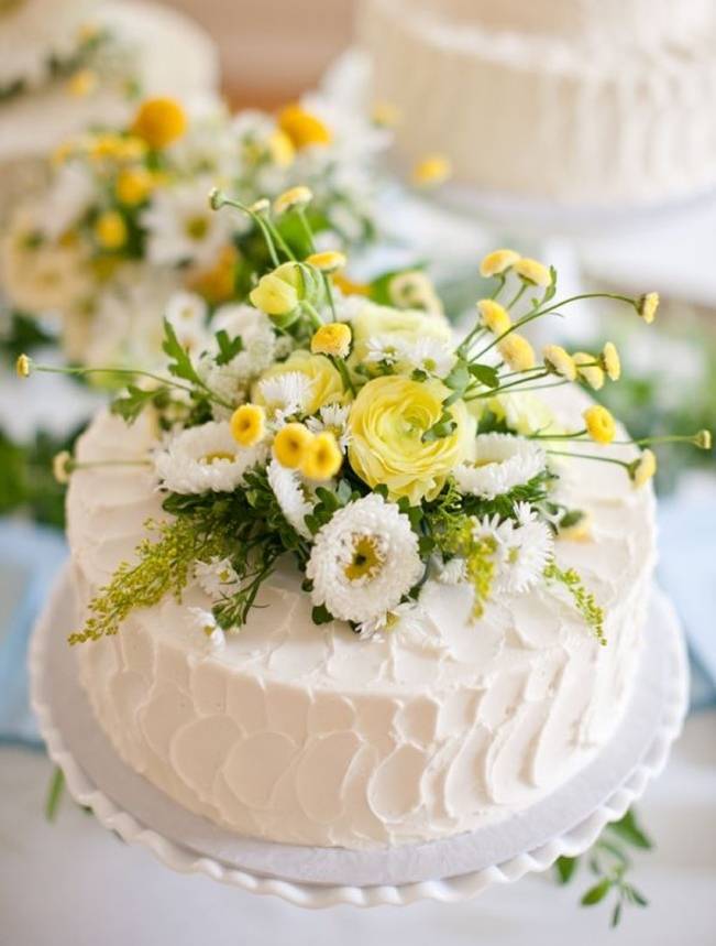 Gorgeous Spring Wedding Cake Inspiration 1
