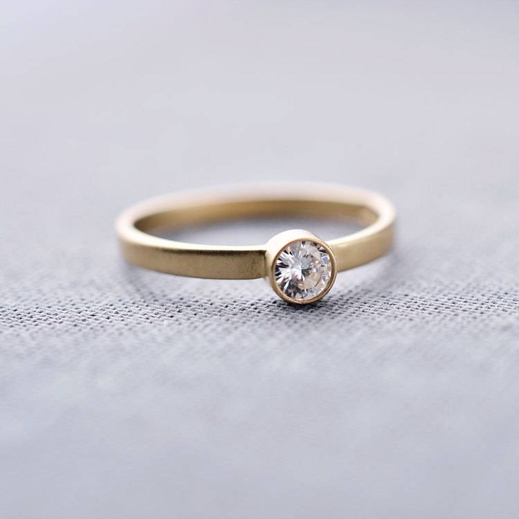 14K GOLD PETITE MOISSANITE RING