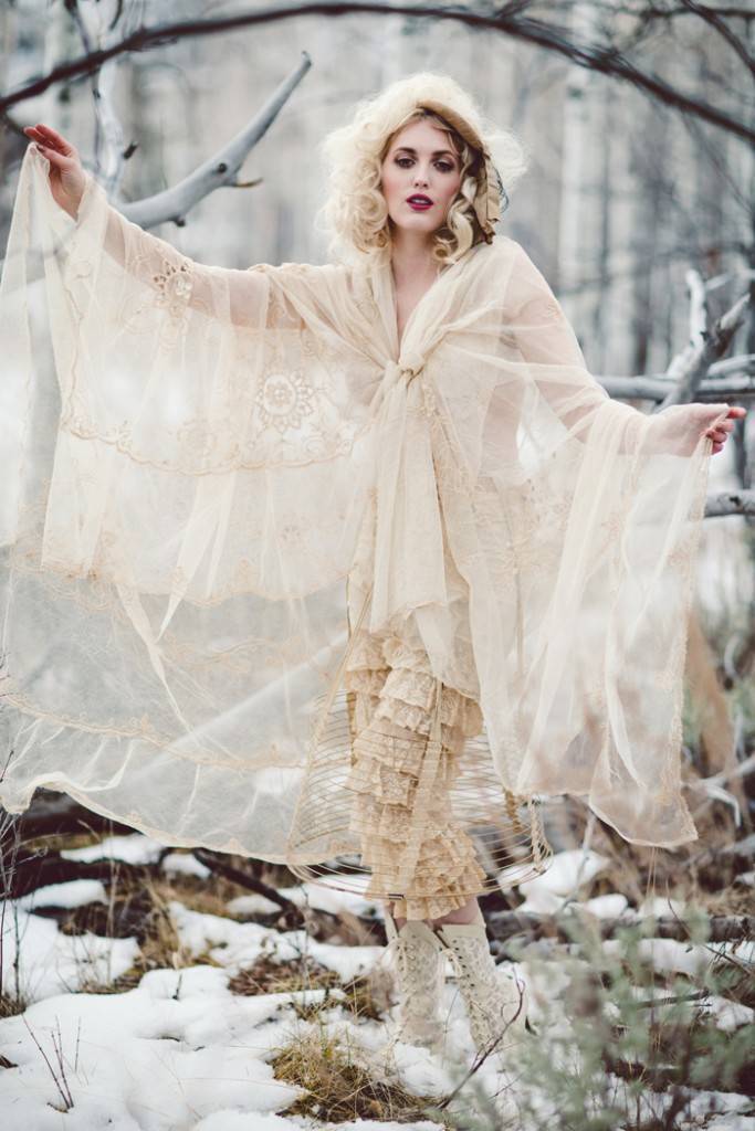 Nature Meets Vintage Bridal Inspiration - Sweet Violet Bride