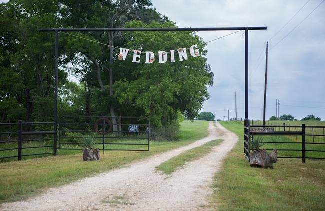 Elegant + Rustic Texas Wedding {Shelly Taylor Photography} 11
