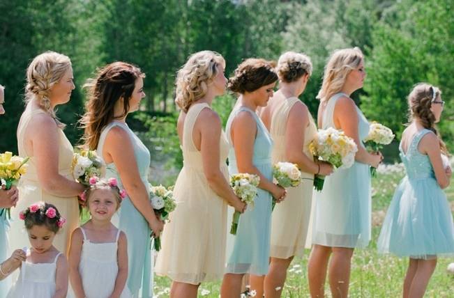 Yellow + Blue Utah Wedding at Red Cliff Ranch {Ivy & Stone} 9