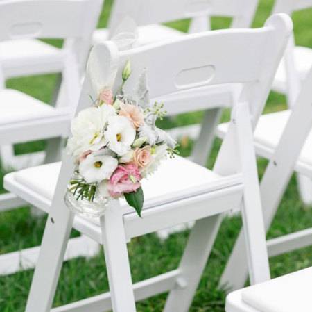 hanging-floral-jar-pew-flowers