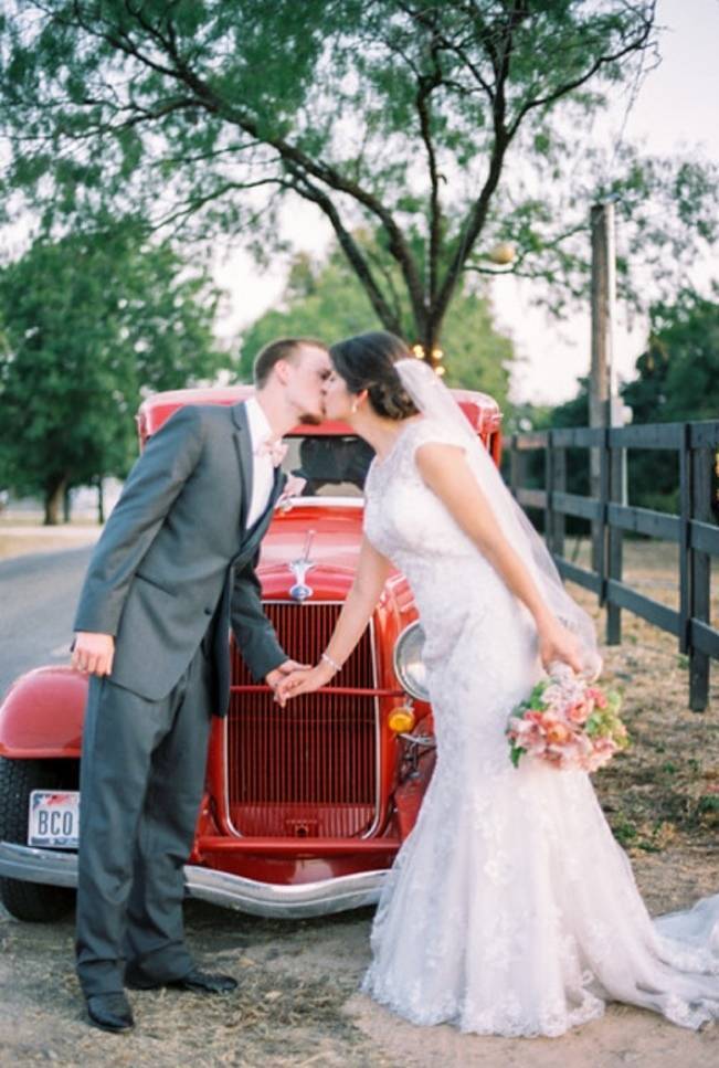 Rustic Chic Texas Barn Wedding - Stephanie Hunter Photography 15