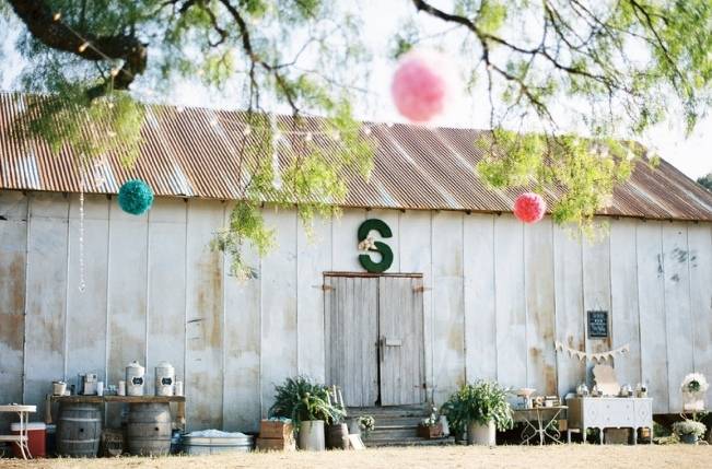 Rustic Chic Texas Barn Wedding - Stephanie Hunter Photography 17