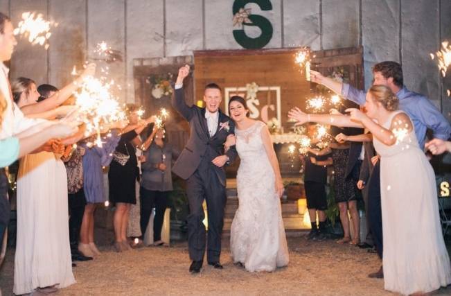 Rustic Chic Texas Barn Wedding - Stephanie Hunter Photography 25