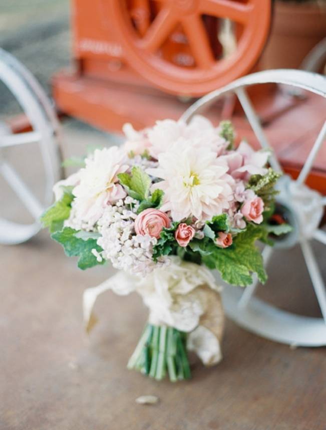 Rustic Chic Texas Barn Wedding - Stephanie Hunter Photography 3