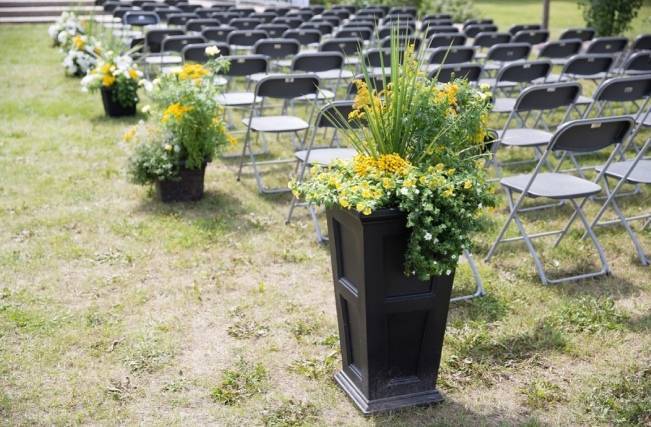 Yellow and Grey Prairie Wedding in Alberta, Canada 8