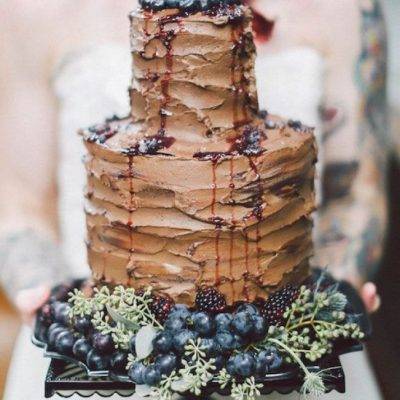 17 Deliciously Chocolatey Wedding Cakes