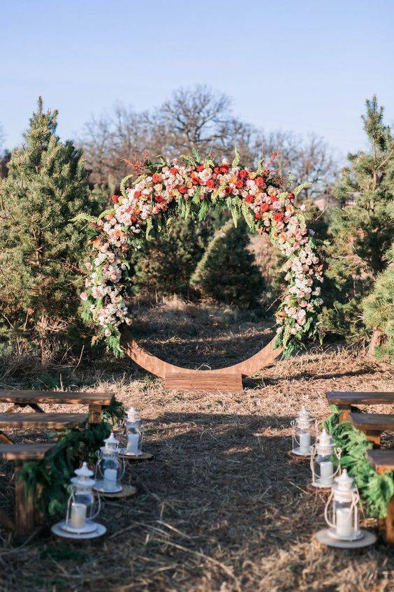 Oversized Wedding Wreath Inspiration 79