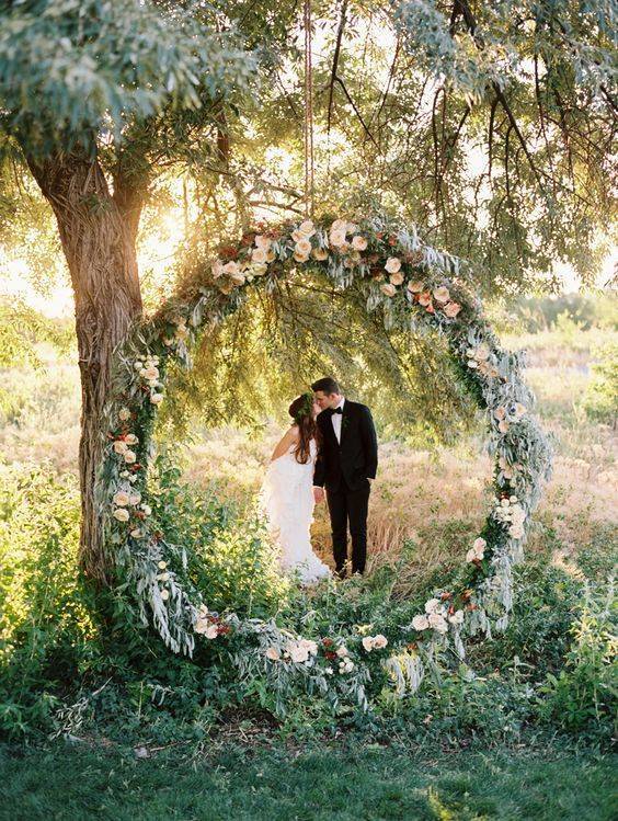 Oversized Wedding Wreath Inspiration 57