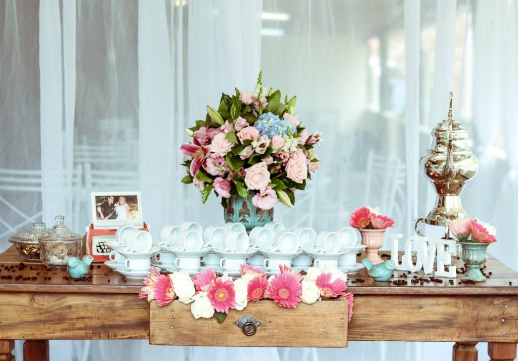 How to throw your bestie the bridal shower of her dreams 17