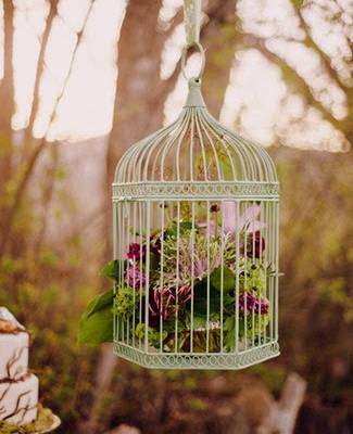 Love Birds Wedding Theme: Decor And DIY Bridesmaid Necklaces